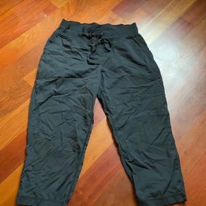 Lululemon studio crop